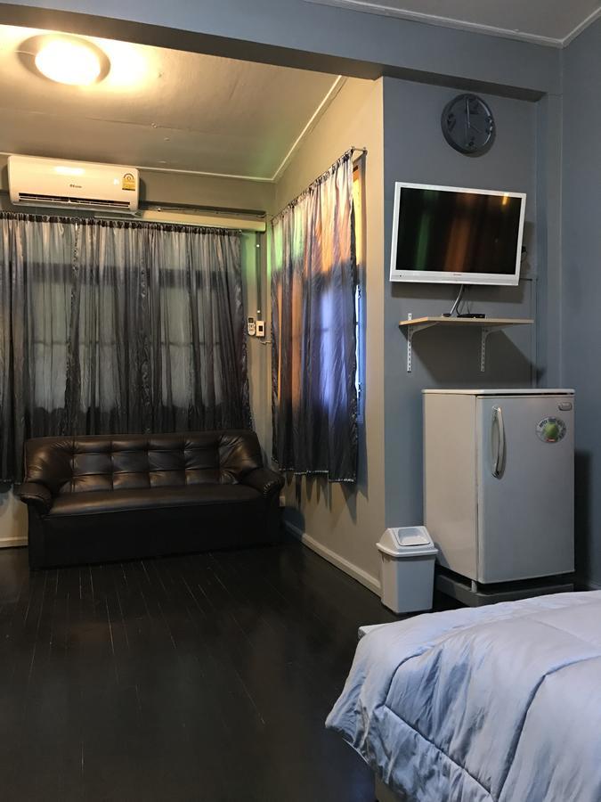 Add Home Hostel Vipavadee 42 Банкок Екстериор снимка