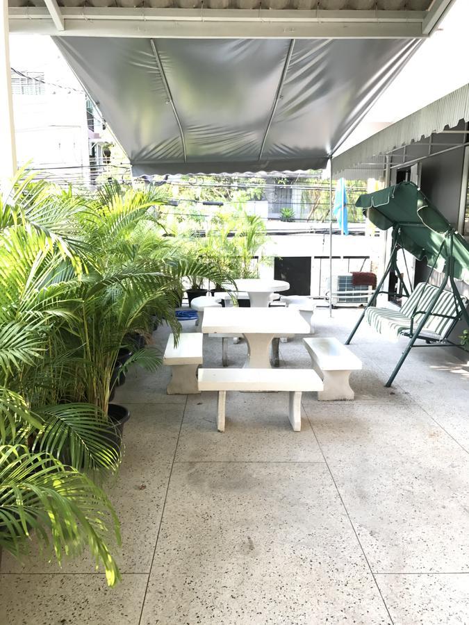 Add Home Hostel Vipavadee 42 Банкок Екстериор снимка